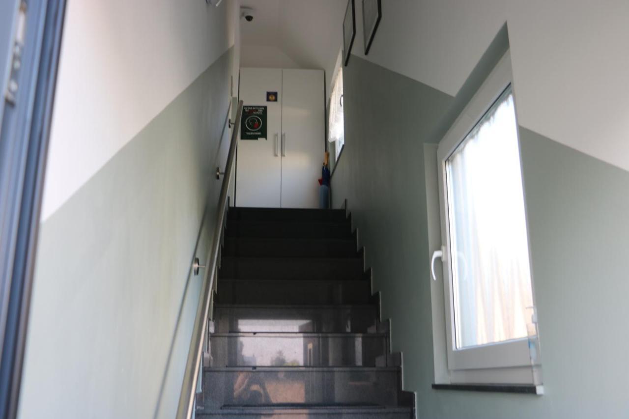Rooms In Duesseldorf Near The Airport/Fair エクステリア 写真