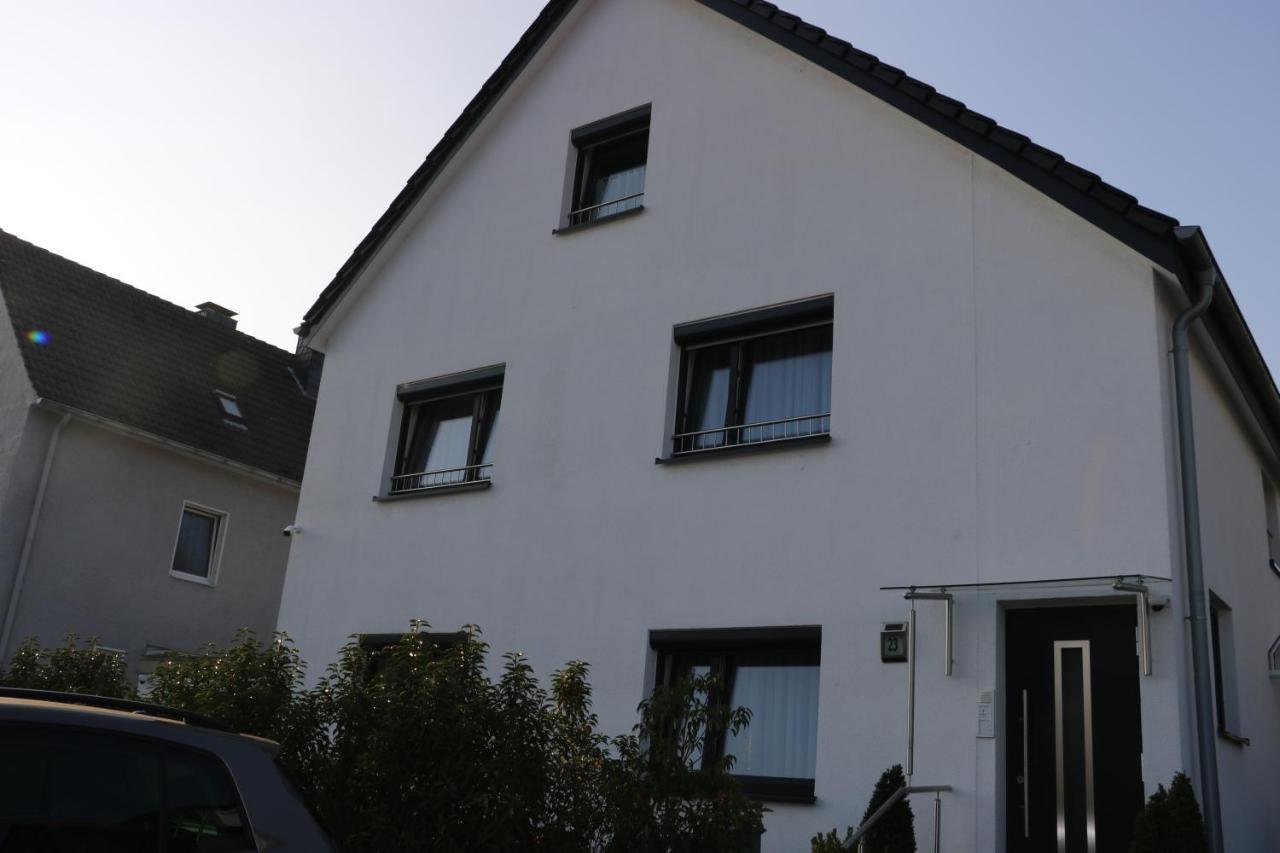Rooms In Duesseldorf Near The Airport/Fair エクステリア 写真